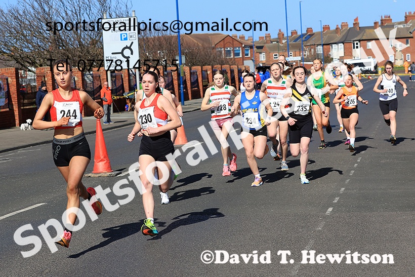 Womens under-17s 5k, 2025 Northern 12 and 6 Stage Road Relays and Junior 5k, Redcar. Photo: David T. Hewitson/Sports for All Pics